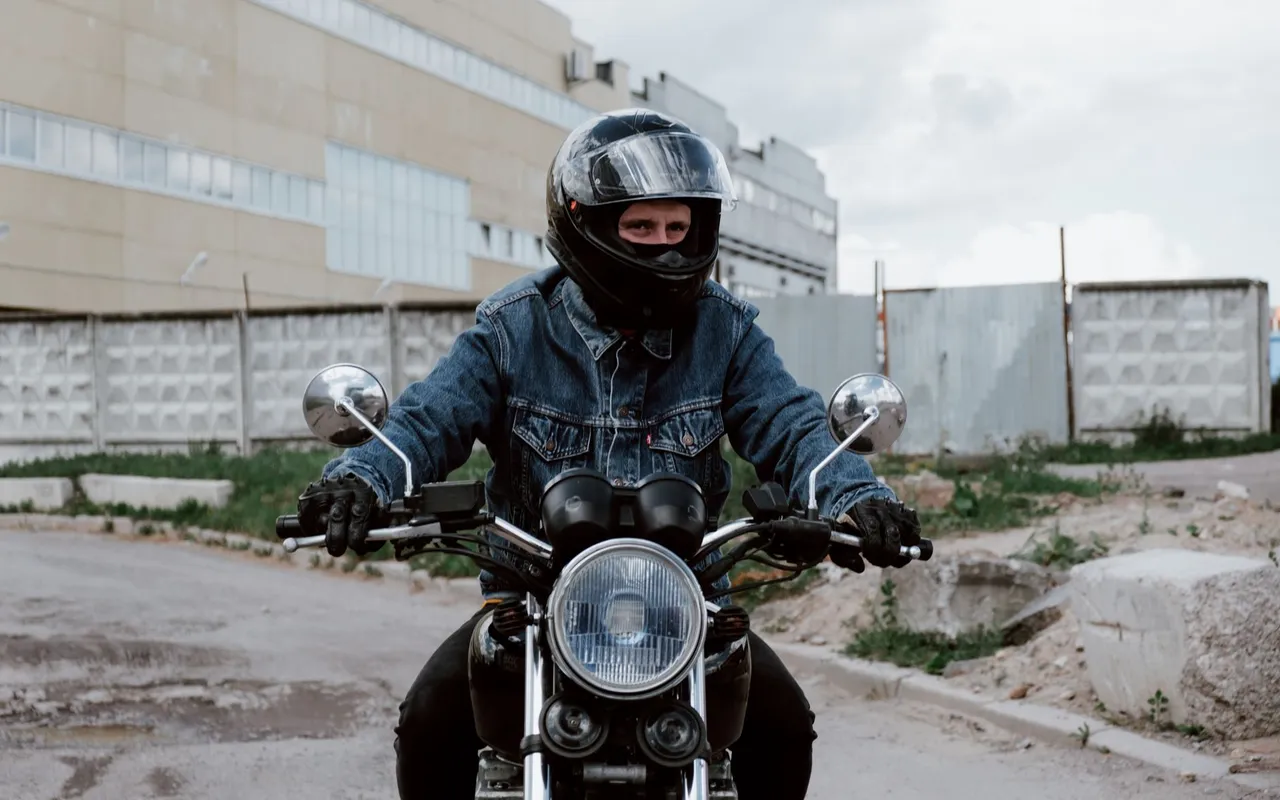Choisir le meilleur casque moto 2026 sans se tromper sur l'essentiel